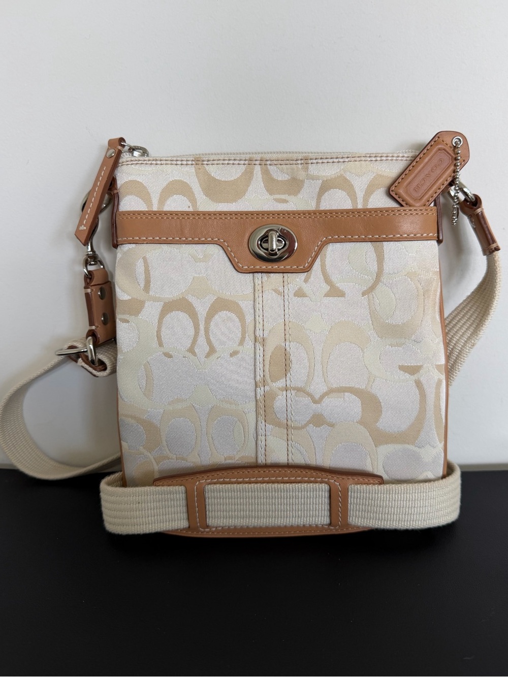 Coach Hampton Op Art 41258 North South Swingpack Crossbody Tan Cream